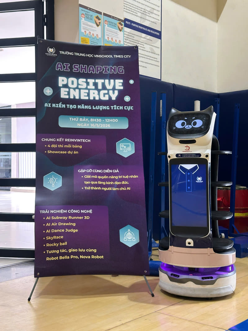 Robot tương tác học sinh tại sự kiện AI Vinschool Times City