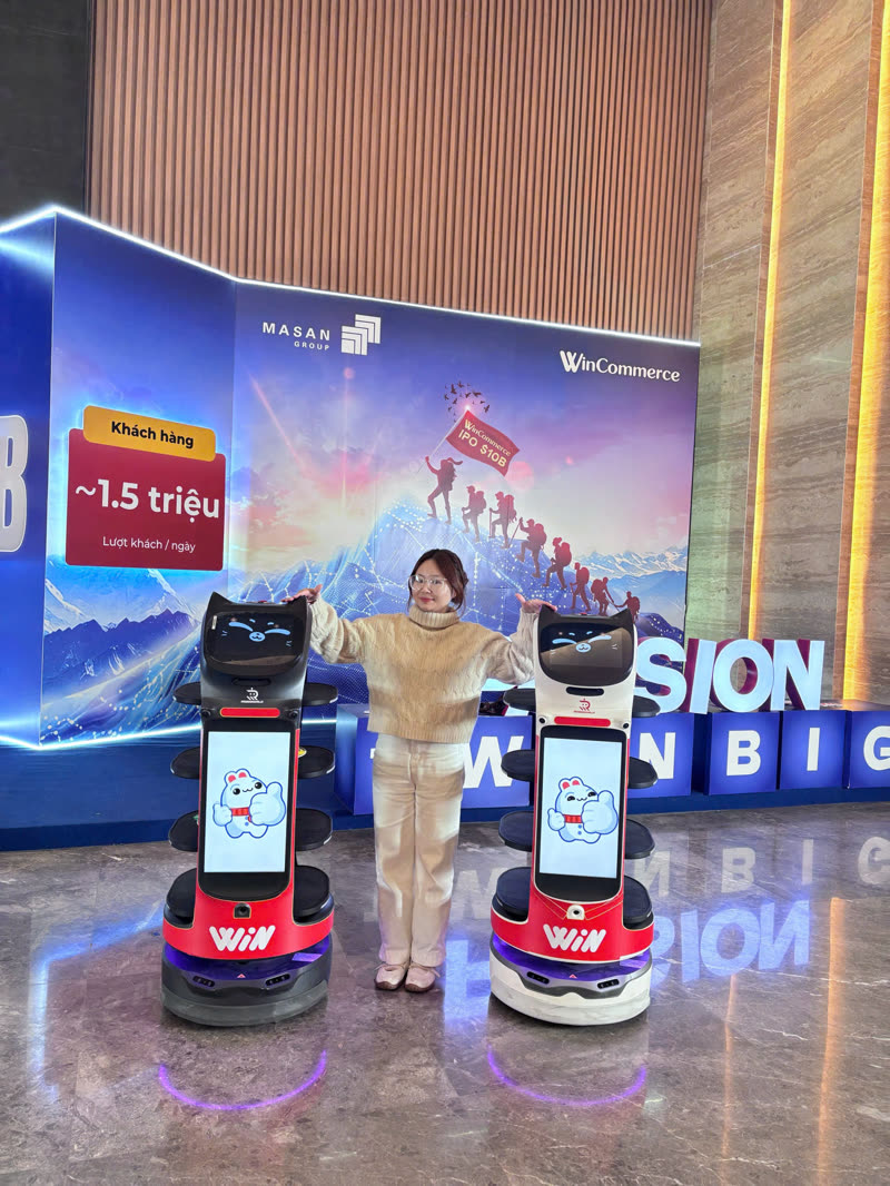 Robot phục vụ tại hệ thống WinCommerce - Masan